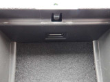 USB充電ソケット装備。