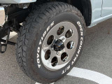 ホワイトレタータイヤがよく似合う車ですね♪ホイールはRamone2クロームタイプを装着しています♪