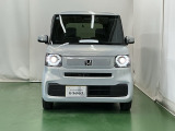 LEDヘッドライトを装備しています。LEDヘッドライトはとても明るく、雨の日や夜間走行も安全・安心です。オートライトコントロール付きで周囲の明るさに応じて自動で点灯・消灯します