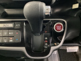発進時から滑らかに加速する無段階変速のCVTはストップ&ゴーの多い街の中も快適です