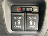 【両側パワースライドドア】スマートキーや運転席のスイッチで後席両側スライドドアの開閉が可能♪電動だから力を入れてドアを開ける必要が無く、小さなお子様でも簡単に開け閉めでき快適です♪