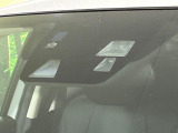 【スマートブレーキサポート】走行中に前方の車両等を認識し、衝突しそうな時は警報とブレーキで衝突回避と被害軽減をアシスト。より安全にドライブをお楽しみいただけます。