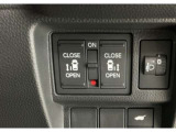 【両側パワースライドドア】両側がパワースライドドアになっており、運転席のスイッチやスマートキーでも開閉が可能です!開口部も広いので乗り降りも楽々♪