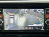ルームミラーと、ナビ画面でクルマを上空から見下ろしているかのように、状況を把握できます。4つのビュー「トップ・フロント・サイド・バックビュー」を切り替えることで狭い場所でも周囲が映像で確認できます。