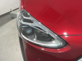 LEDヘッドライトは、点灯の瞬間から最大光量を発揮し、突然暗くなるトンネルなどでの安定感を高めます。