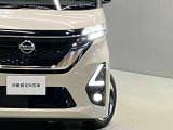 【ハイビームアシスト】先行車や対向車のライト、周辺の明るさに合わせて、ハイ・ロービームを自動で切り替え。切り替えのわずらわしさと切り替え忘れを無くしてくれます!