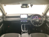 【前方視界】開放的な前方視界!運転がしやすく疲れにくいです♪窓が大きく、見通しがとっても良いおクルマですよ♪