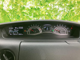 視認性の高いメーター類で、運転状況をしっかり把握できます。走行情報や警告灯もひと目で確認でき、安全運転をサポートします。