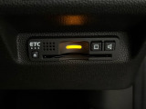 有料道路のレーン通過に便利なETC車載器を装着しています。ご利用にはセットアップが必要となります。