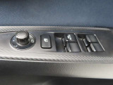 運転席のパワーウインドースイッチ部です。よく触れる場所だからこそ、使用状態があらわれますよね。ぜひこうした所もチェックしてください。