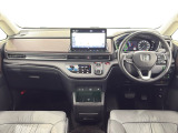★いつでも気持ちよく運転できて、使い勝手のいい収納や体をケアするシート、細部にまでこだわったインテリア♪