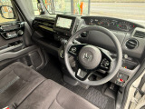 運転席の画像です。