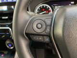 運転中、オーディオの操作をしてて、ハッとしたことはありませんか?ステアリングスイッチは、運転中でもハンドルでオーディオの操作が可能です。安全なドライブをサポートします。