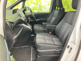 ドライバー視点からの眺めは良好。操作しやすい配置で、集中して運転できます。快適なドライブをサポートします。