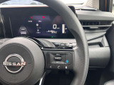プロパイロット(同一車線運転支援)アクセル・ブレーキ・ステアリング操作をクルマがサポート。高速道路などで、ドライバーの負担を軽減します。
