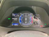 視認性の高いメーター類が、運転に必要な情報を分かりやすく表示します。運転状況を常に把握できるので、安全運転をサポートします。