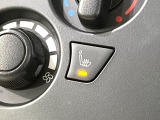 【シートヒーター】寒い日に重宝するシートヒーター!エアコンより早く温まってくれるので寒がりの人も安心ですね♪エアコンの温風は乾燥するから苦手、という方にもをおすすめです。