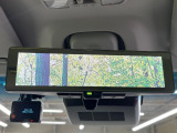 【スマートインナーーミラー】後席の大きな荷物や同乗者で後方が確認しづらい時でも安心!カメラが撮影した車両後方の映像をルームミラー内に表示。クリアな視界で状況の確認が可能です!