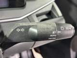 【オートライト(AUTO)】外の明るさをシステムが感知して、自動でヘッドライトが点灯します。ヘッドライトをつけ忘れを防ぐ便利機能です。