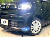 【LEDヘッドライト】悪天候や夜間走行時も良好な視界を確保し安心して運転できる高輝度LEDヘッドライトを装備!点灯速度が早く、消費電力も抑えられています。