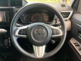 インテリアに合わせたデザインのステアリングは、運転される方のことも考え、運転しやすい形状、大きさです。是非一度、実際に触ってお確かめください。