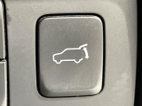 【パワーバックドア】スマートキーや運転席のボタンを押すだけでリアゲートが自動で開閉します!荷物を持っている時や、高い位置にあるバックドアを閉める際に便利な機能です♪