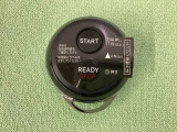 純正リモコンエンジンスターター用の操作キーもついています。