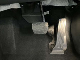 オルガン式アクセルペダルで、長距離も疲労を感じずにアクセル操作ができます。
