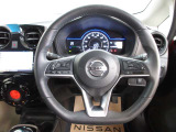 運転が楽しくなる明るく開放的な運転席まわりです。