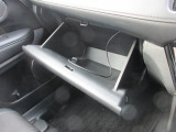 収納スペースもたくさんあるので車内の整理整頓もバッチリです!!