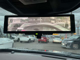 【インテリジェントルームミラー】切替レバーで後方を見やすく映像にできます。