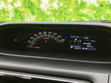 視認性の高いメーター類で、運転に必要な情報をしっかり把握できます。走行情報や車両状態をひと目で確認できるデザインです。