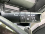 操作しやすい位置に配置されたウインカーレバー。繊細な操作感で、安全な車線変更をサポートします。オートリターン機能も便利です。