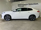 BMW xDriveの魅力は、走行状況と路面状況の変化をリアルタイムに把握し、4輪のトラクションを絶えず最大限に保つことで、どんなコンディションにおいても揺るぎない走りを実現させてくれます。