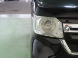 LEDヘッドライトは、点灯の瞬間から光量を発揮し、突然暗くなるトンネルなどでの安定感を高めます。