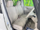 運転席シート廻りは使用感も少なく、良好な状態となっています。丁寧に使われていたことがよくわかりますね。