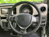手に馴染むステアリングで、快適なドライビングを実現。操作性にも優れ、運転の楽しさを向上させます。