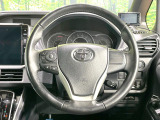 【純正革巻きステアリング】上質な革を使用することで、手にしっかり馴染みとても運転しやすいハンドルです♪