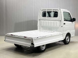 低い荷台で積み降ろし作業も楽に、効率よく行えます!