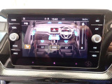 2ゾーンフルオートエアコンを装備。運転席と助手席、それぞれ独立して温度の設定ができます。