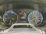 視認性の高いメーター類が、運転に必要な情報を的確に伝えます。落ち着いたデザインが、運転に集中できます。