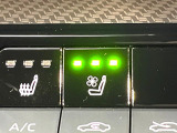 【シートヒーター&ベンチレーション】夏場は涼しい風でお尻や背中の熱やムレを防ぎ、冬はエアコンよりも早く温まってポカポカに!季節を問わず快適に過ごせます。