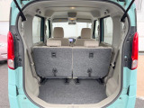 普段のお買い物や通勤、送迎等に十分な荷室スペースを確保しております。セカンドシートを倒すと、大きな荷物の積載も可能です♪