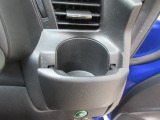 運転席側の手の届きやすい位置にもドリンクホルダーが付いています。