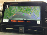 狭い場所でも安心。後方確認をサポートし、安全な駐車を可能にします。ガイドライン表示で、距離感がつかみやすく、運転が楽になります。