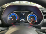 視認性の良い大型2眼式のスピード&タコメーター☆カラーディスプレイには運転をサポートするさまざまな情報を表示します☆