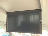 後席用モニターが付いているので、渋滞でも後部座席の方を飽きさせません♪