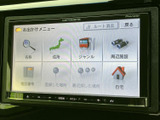 使いやすいナビ・オーディオシステムを搭載。快適なドライブをサポートします。多様な機能で、車内時間をより楽しく。