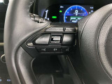 ステアリングスイッチ付き。前方から目を離すことなく操作することが可能です。