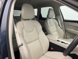 VOLVOのシートは人間工学に基づいた設計となっており、長時間の運転でも疲れにくいと定評があります。当店ではモデルにより試乗可能な車両もご用意しておりますので、ぜひ座り心地をご体感ください。